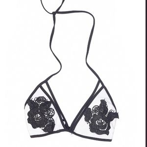 Black and white applique bikini swim top Med